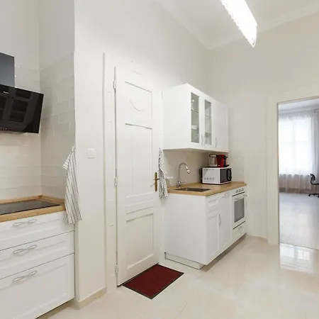 Flawless Design 2br At Oktogon Апартаменты