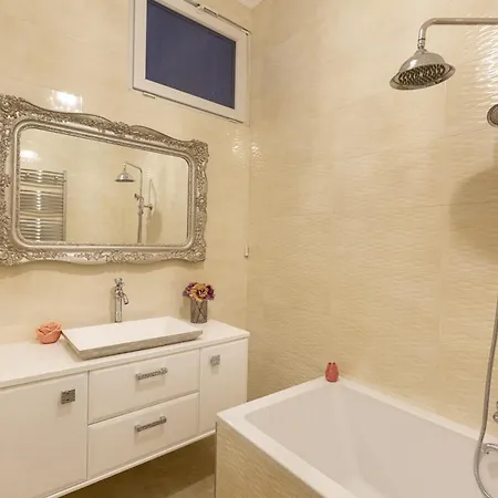 Апартаменты Flawless Design 2br At Oktogon