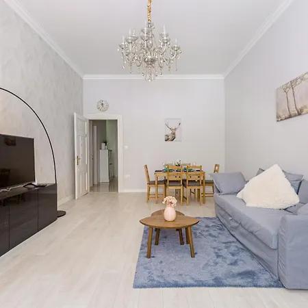 Flawless Design 2br At Oktogon Апартаменты *