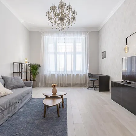 Flawless Design 2br At Oktogon Апартаменты *