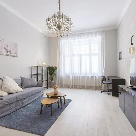 Апартаменты Flawless Design 2br At Oktogon